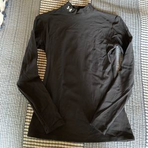 Black UNDERARMOR long sleeve